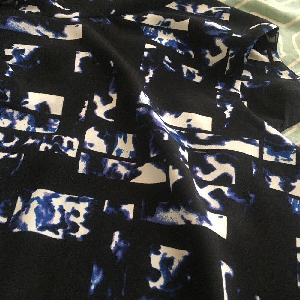 Blue/Black Abstract Geometric Shift Dress - Picture 4 of 5